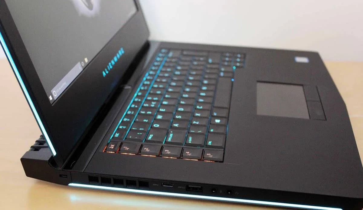 Alienware 笔记本15英寸 R3 2022年